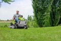 Il performante motore da 13 HP, l'estrema maneggevolezza, lo sterzo dolce e la velocità di lavoro, rendono Grillo MD13 rapido ed efficiente, ed allo stesso tempo semplice e piacevole da utilizzare