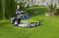FX20 è il rasaerba perfetto per i giardini con ostacoli e rami bassi